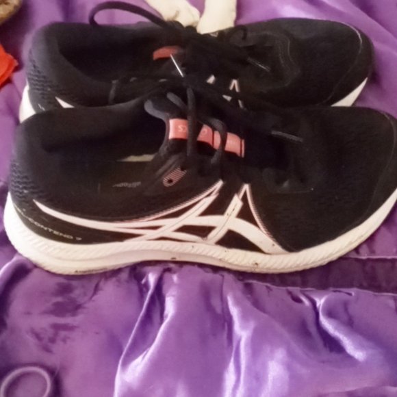 Women Asics walking shoes - Picture 1 of 2